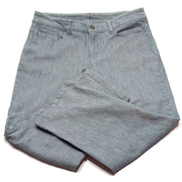 christopher & banks Size 6 Striped Capris Tapered Legs Navy White Denim Stretch - Picture 6 of 8